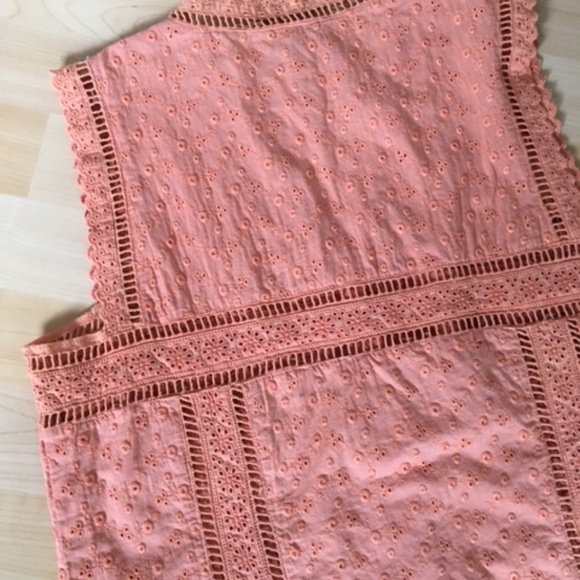 Pretty peachy-pink eyelet boho April Cornell sleeveless top - Picture 9 of 9